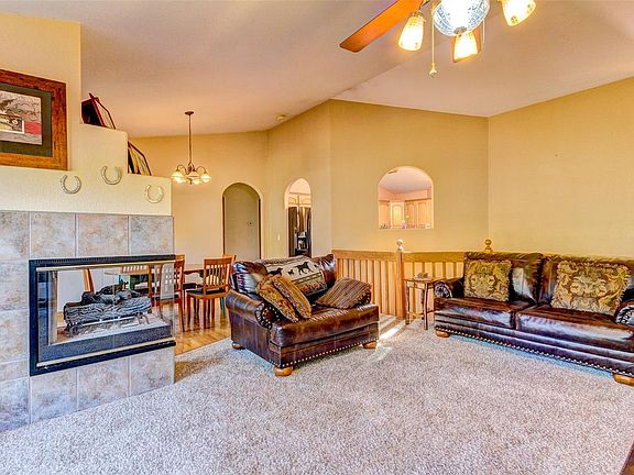 4th image of 535 Regent Ln