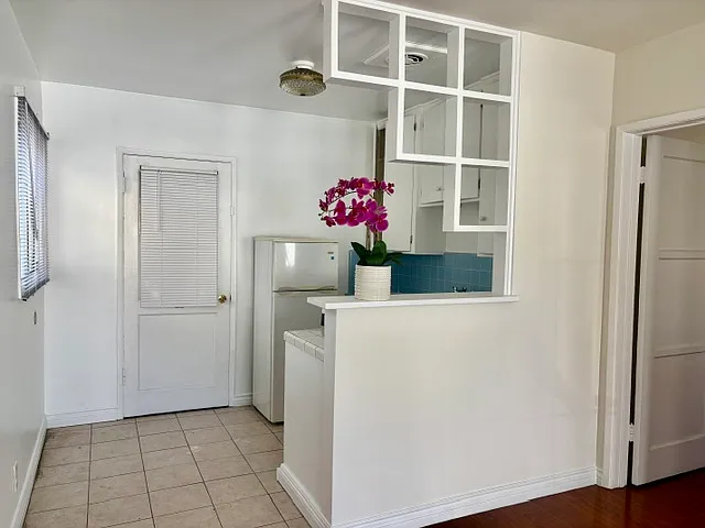 6071 N Lime Ave #6071 — Photo 3