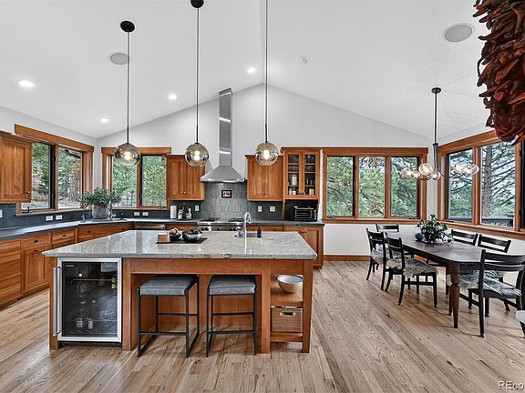 5th image of 528 W Meadow Road