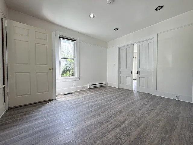 521 Sarah St — Photo 31