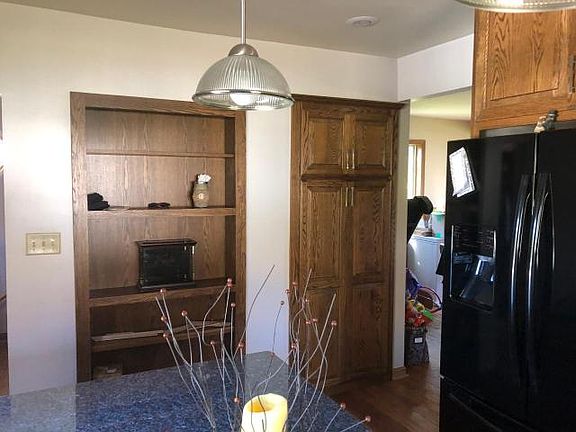 4th image of 700 Leonard St