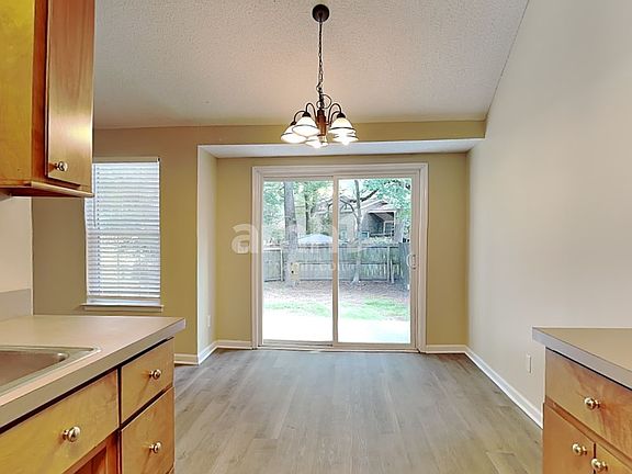 4th image of 103 Scottswood Dr N