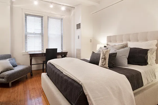 Rented by WAM Partners - William Moses Co. | media 15