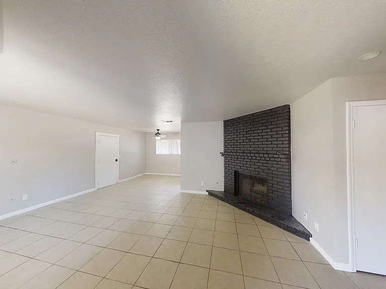 190 W 9th St #B — Photo 14