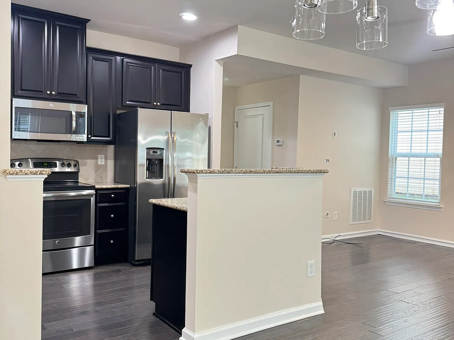 2 bed, 2.5 bath, 1512 sqft, $1,850 — Photo 4