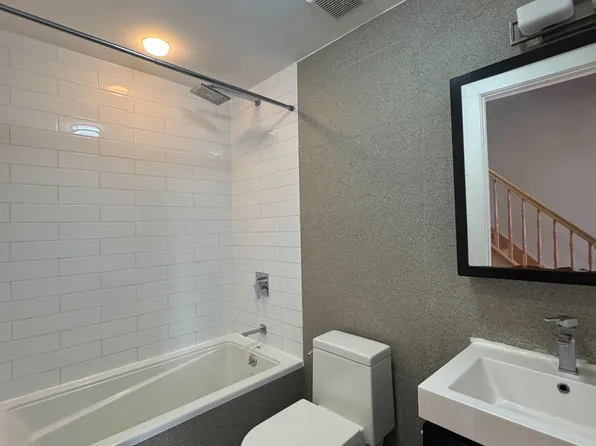 365 Tompkins Avenue image 10 of 17