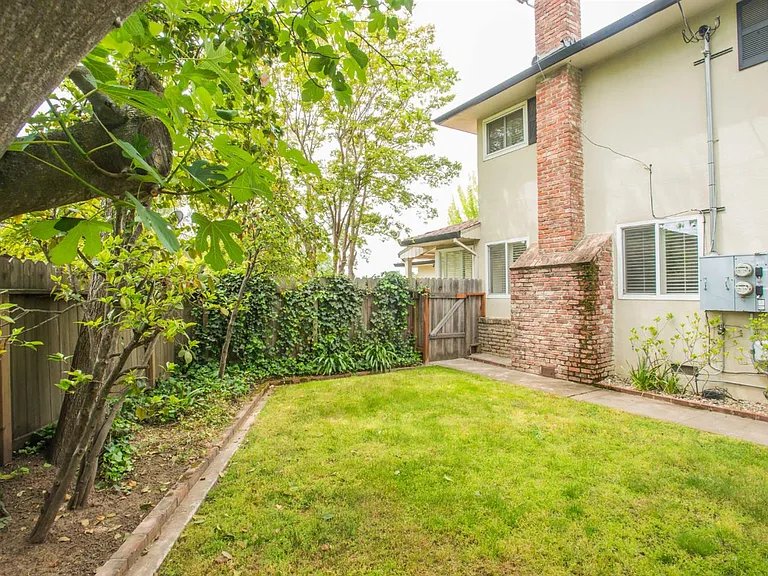 4157 Lucas Ct — Photo 11