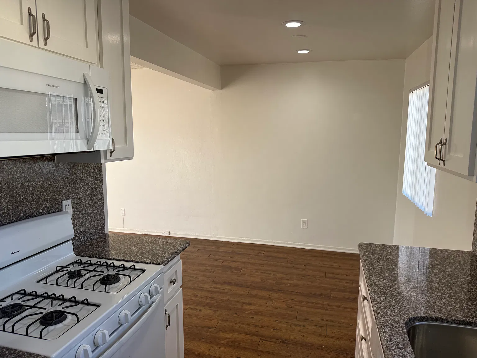 1 bed, 650 sqft, $1,700 — Photo 3