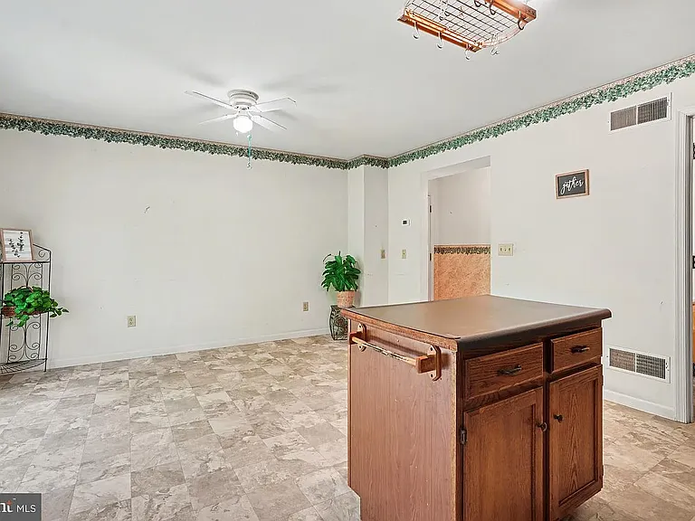 239 G St — Photo 12