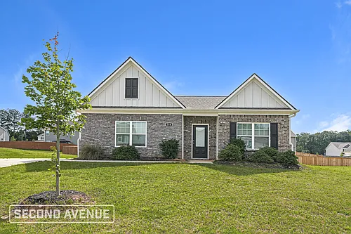 714 Woody Dr Photo 1