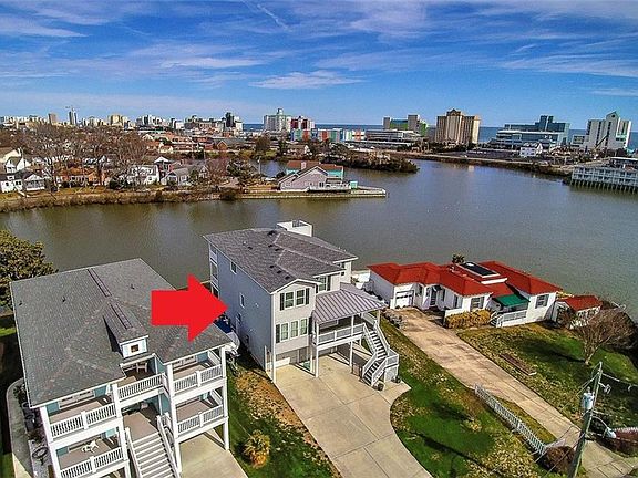 3rd image of 409 Lake Dr