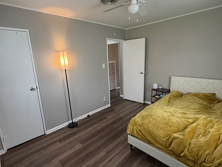 1110 E Michigan Ave #1 — Photo 16