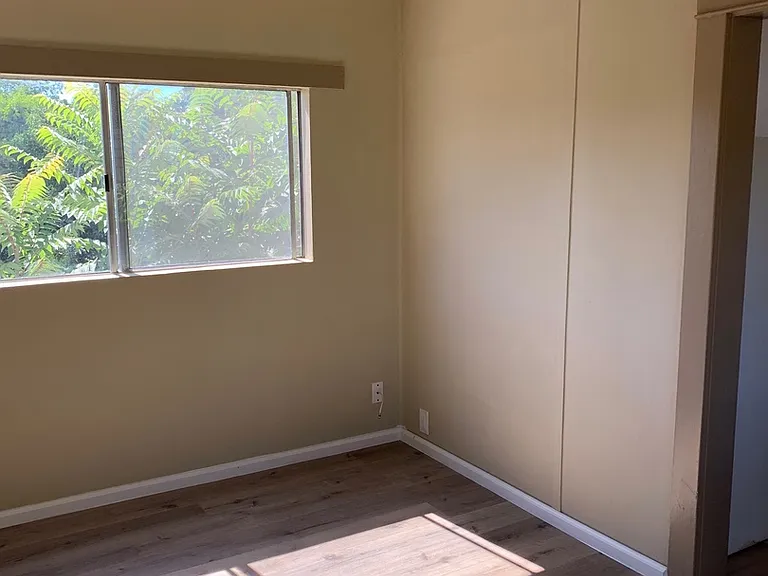 414 N Mill St — Photo 3