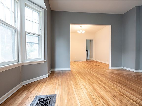 5th image of 723-725 Parsells Ave