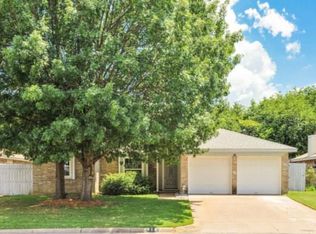 414 Betsy Ross Dr, Arlington, TX 76002