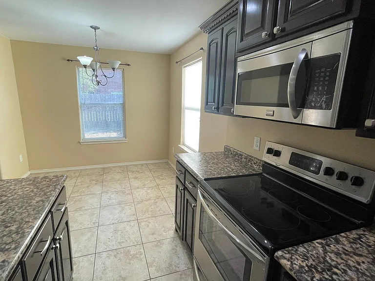 4405 Thunderbird Ave — Photo 30