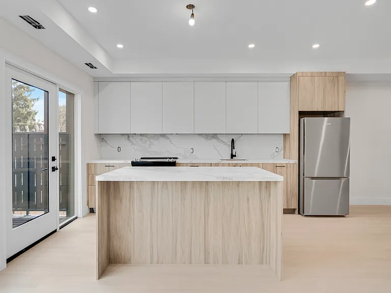 625 Harvie Ave #1 — Photo 10