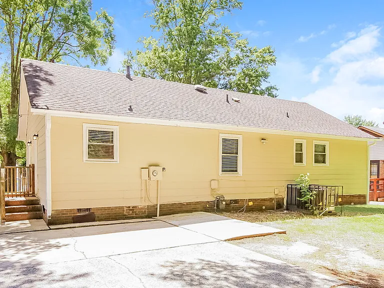 6725 Barrington Dr — Photo 16