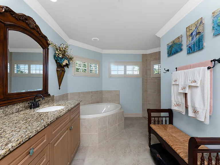 4128 NW 36th Ln — Photo 25