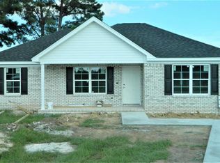 3063 Red Berry Cir, Effingham, SC 29541