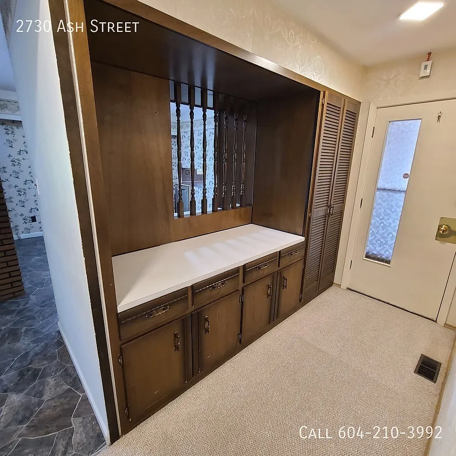 4 Bedroom Corner Lot Home in Abbotsford! — Photo 2