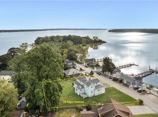 33 Alger Ave, Warwick, RI 02818