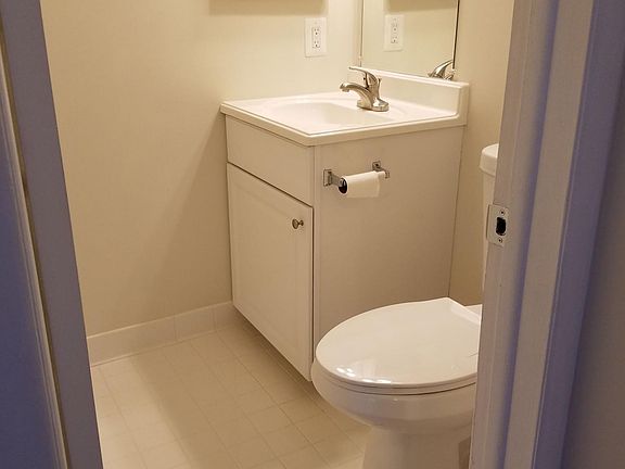 5th image of 50693 Jefferson Ave