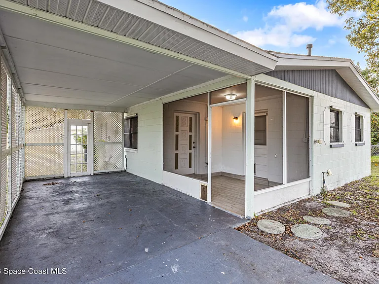 419 Marquis St — Photo 3