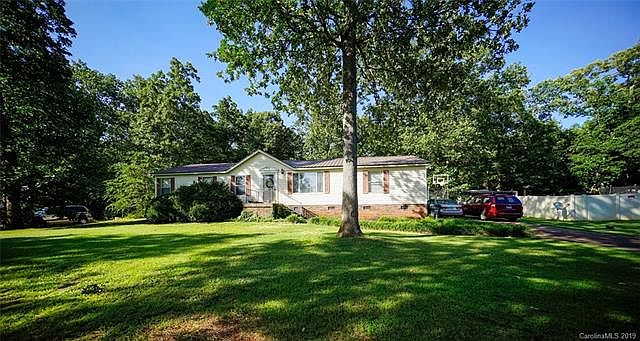 1st image of 130 Heartwood Ln