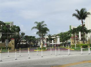 8820 Fontainebleau Blvd APT 105, Miami, FL 33172
