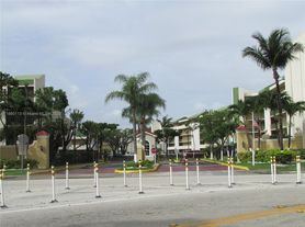 8820 Fontainebleau Blvd