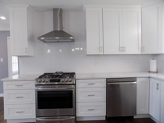 4th image of 1800 N 79th Ct
