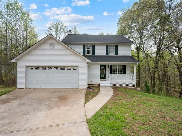 3044 Red Rose Ln, Gainesville, GA 30507