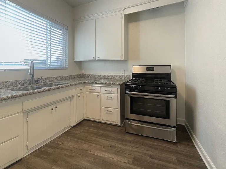 The Patio Apts...Newly Remodeled Gorgeous Apartments...CALL NOW! — Photo 12