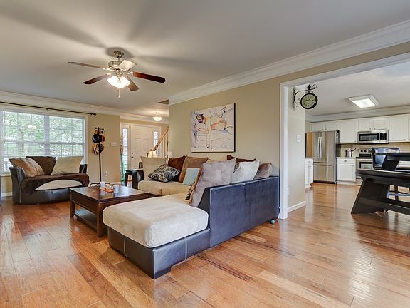 5th image of 5713 Capeside Ln