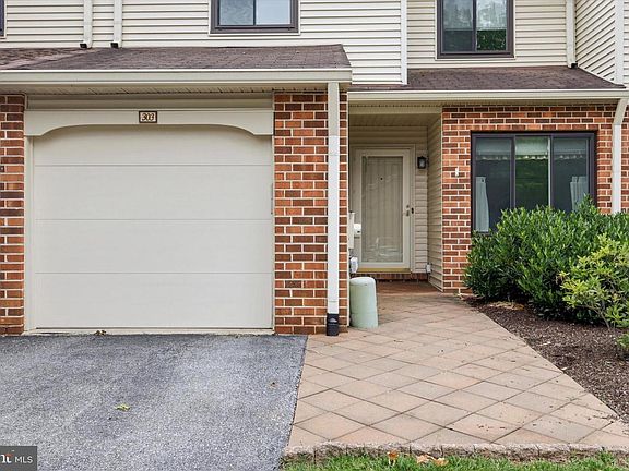 3rd image of 303 Hanover Ct
