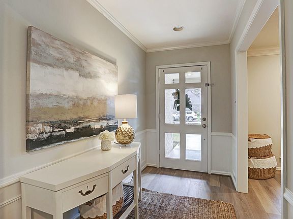 2nd image of 618 Winter Oaks Dr