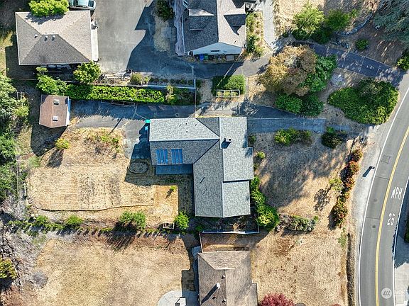 4th image of 1041 NW 167th Street