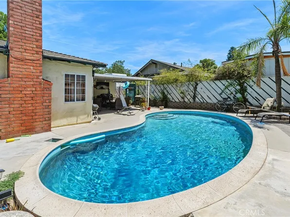 726 W Hacienda Dr, Corona, CA 92882