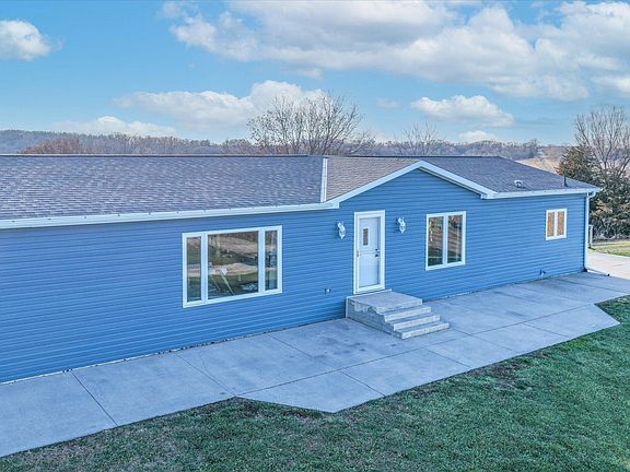 3rd image of 2380 Mesa Pl
