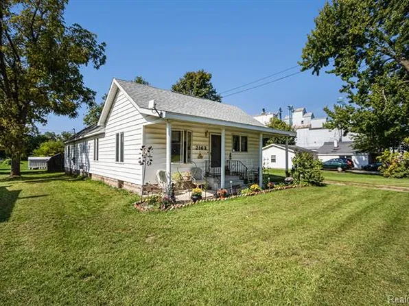 2163 N Main St, Fairgrove, MI 48733