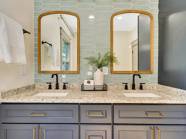 5409 Saint Elmo Ave — Photo 4
