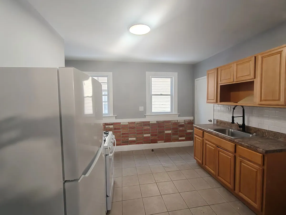 Building Photo - 92 Shepard St #1