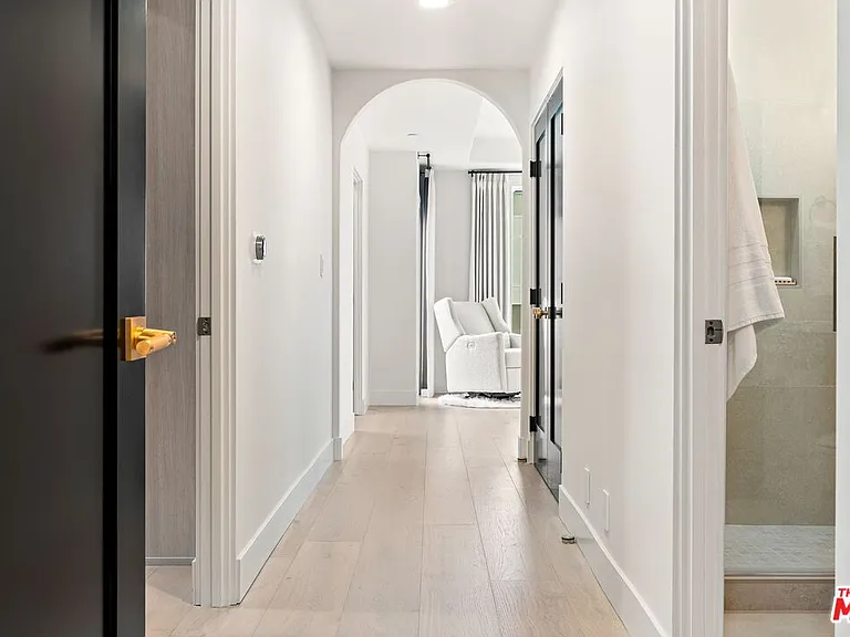 1182 Wellesley Ave #401 — Photo 32