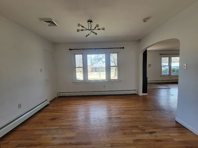 151 Huston Ave — Photo 4