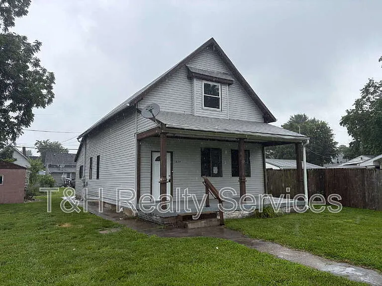 1258 E Naomi St — Photo 2