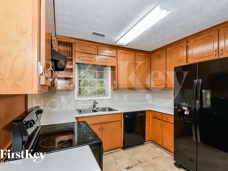 189 Bay Court Dr — Photo 4