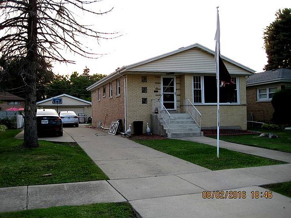 3rd image of 8004 Parkside Ave