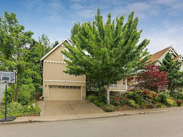 16541 NW Graf St — Photo 2