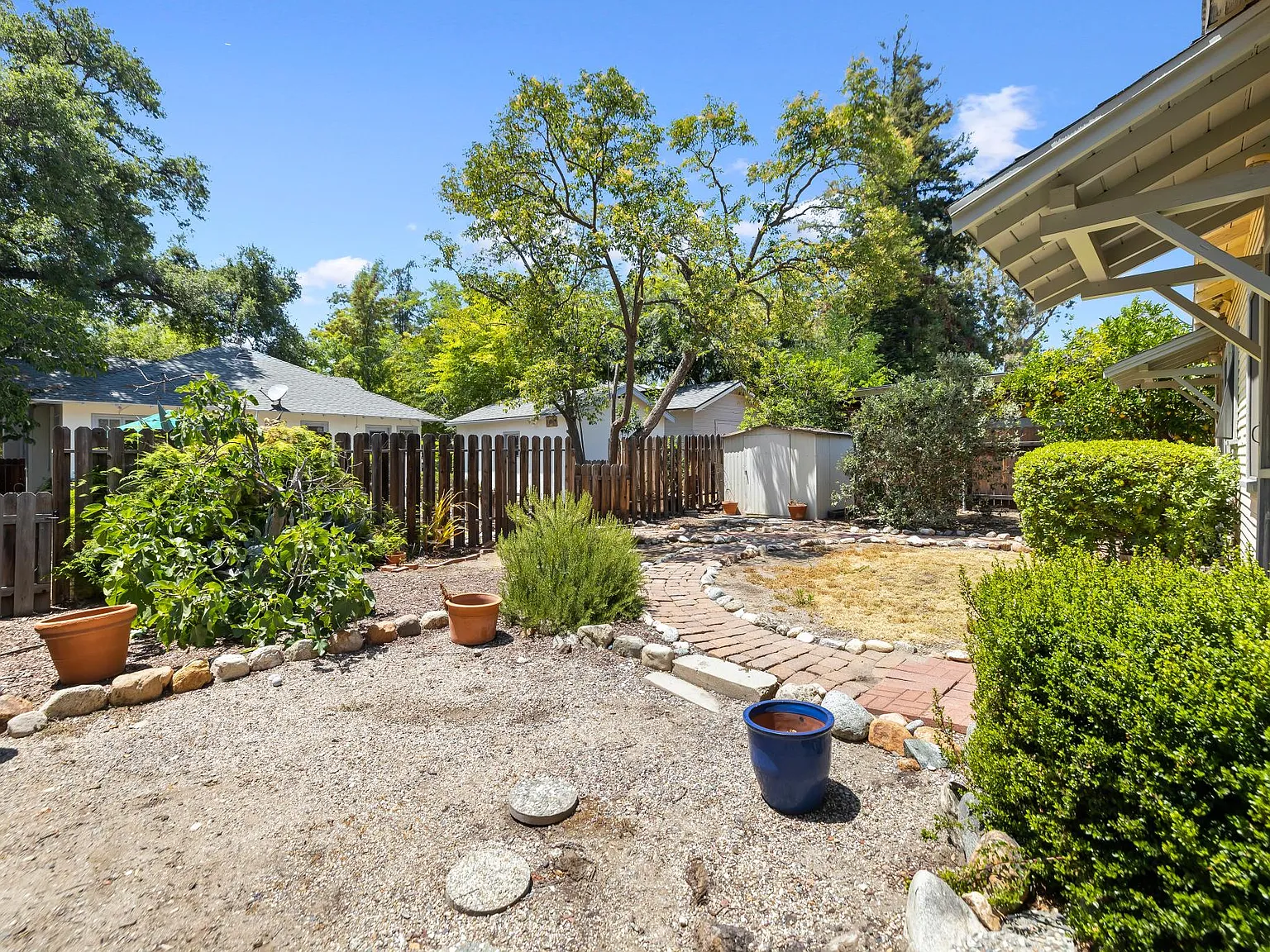 828 Harvard Ave — Photo 3